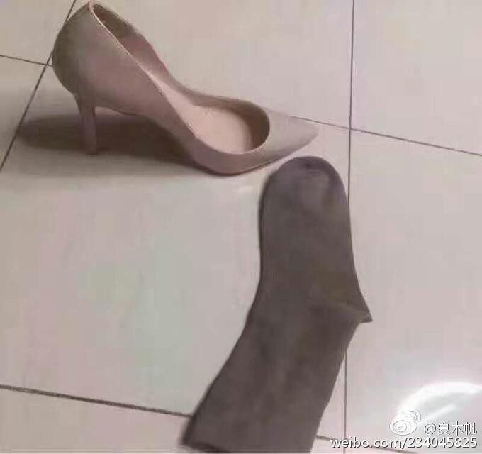 2103883